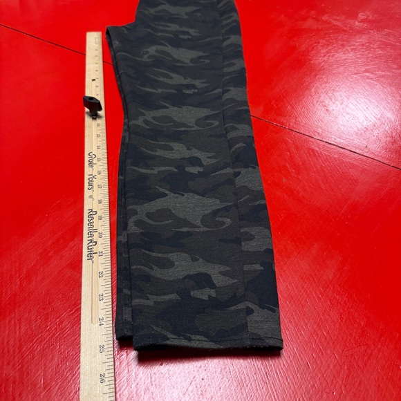 LIVERPOOL STRETCH PULL ON PANTS LEGGINGS GREEN Black CAMOUFLAGE PATTERN - Picture 2 of 5